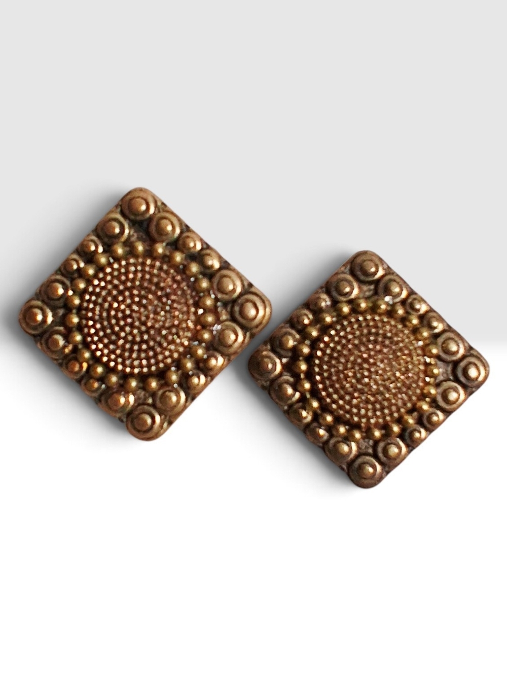 Vintage Sarah Coventry Gold Tone Square Clip On Earrings Beaded